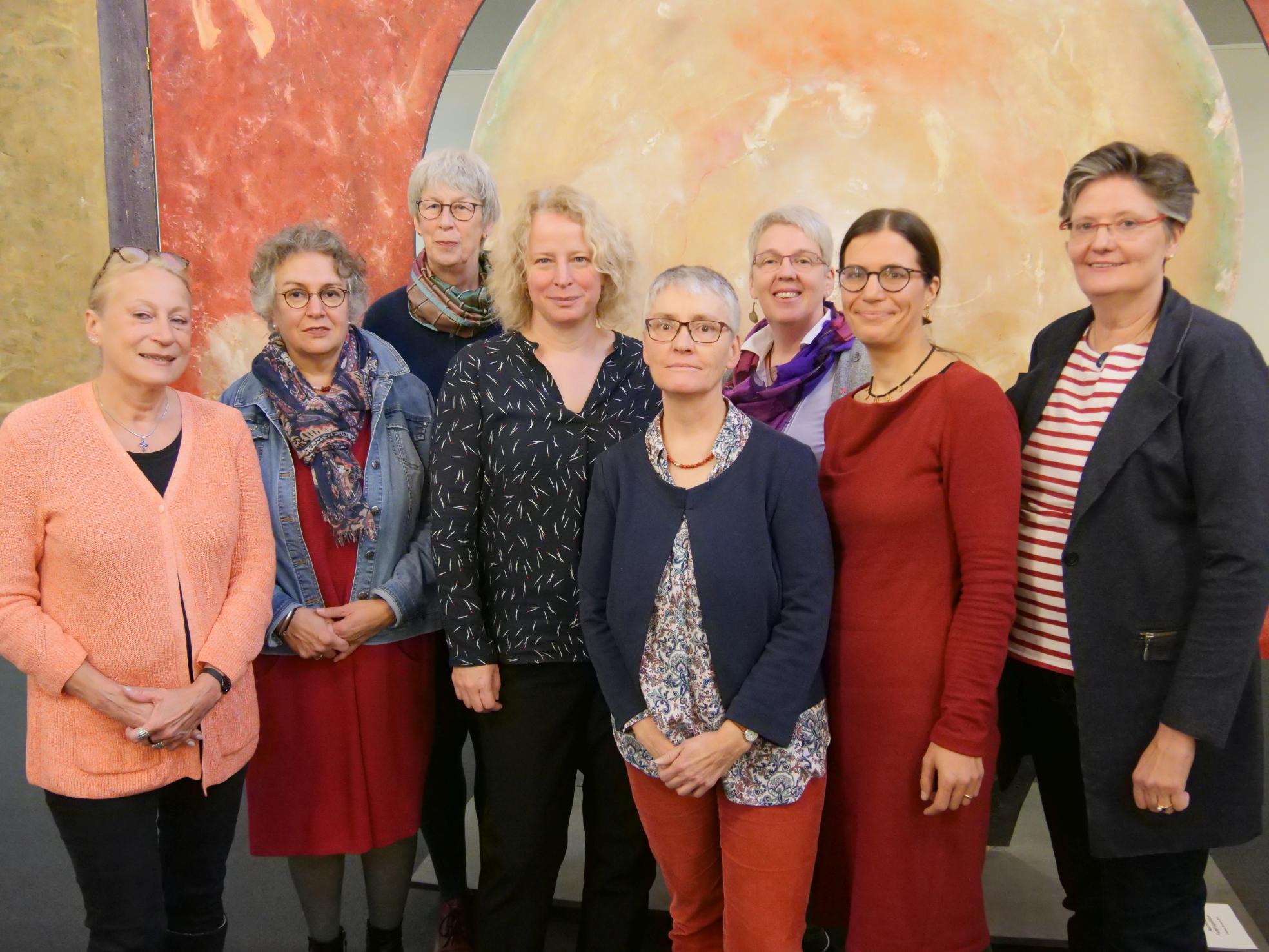 Stefanie Müller, Astrid Sistig, Annette Lenders, Dr. Aurica Jax, Irmgard Zielenbach, Gunda Hagens, Dr. Annette Jantzen, Ingrid Scholz (v.l.) (c) Bistum Aachen - Anja Klingbeil