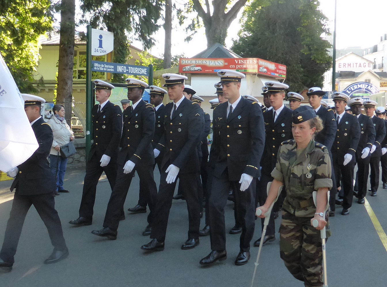 Tickets zur Teilnahme an einer Pilgerreise zur Internationalen Soldatenwallfahrt nach Lourdes im Mai kommenden Jahres hat die Katholische Pfarrgemeinde St. Margarete Vussem/Breitenbenden noch vor Weihnachten im Angebot. (c) Anneliese Klinkhammer/Veranstalter/pp/Agentur ProfiPress
