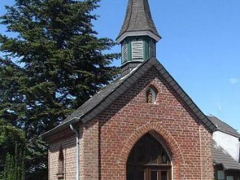 Maiandacht in der Marienkapelle Trietenbroich um 19 Uhr