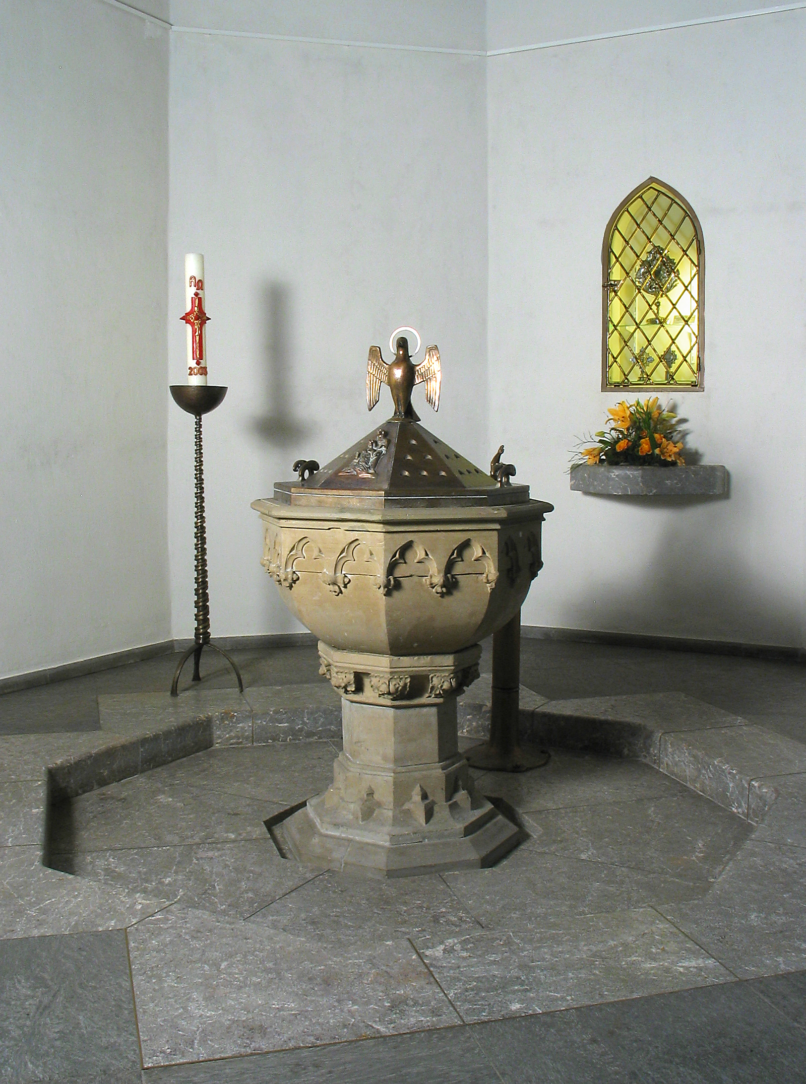 Taufbecken (c) Olaf D. Hennig