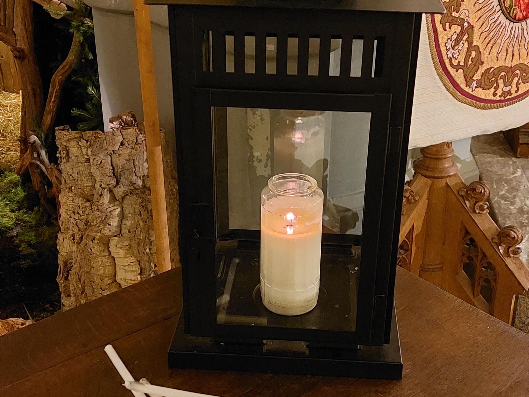 Friedenslichtfeier auf dem Kirchplatz