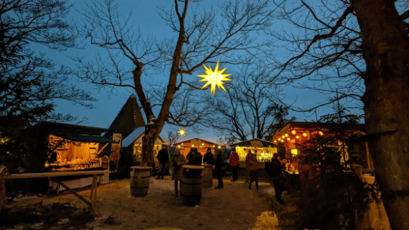 Weihnachtsmarkt (c) Adrienne Uebbing/pfarrbriefservice