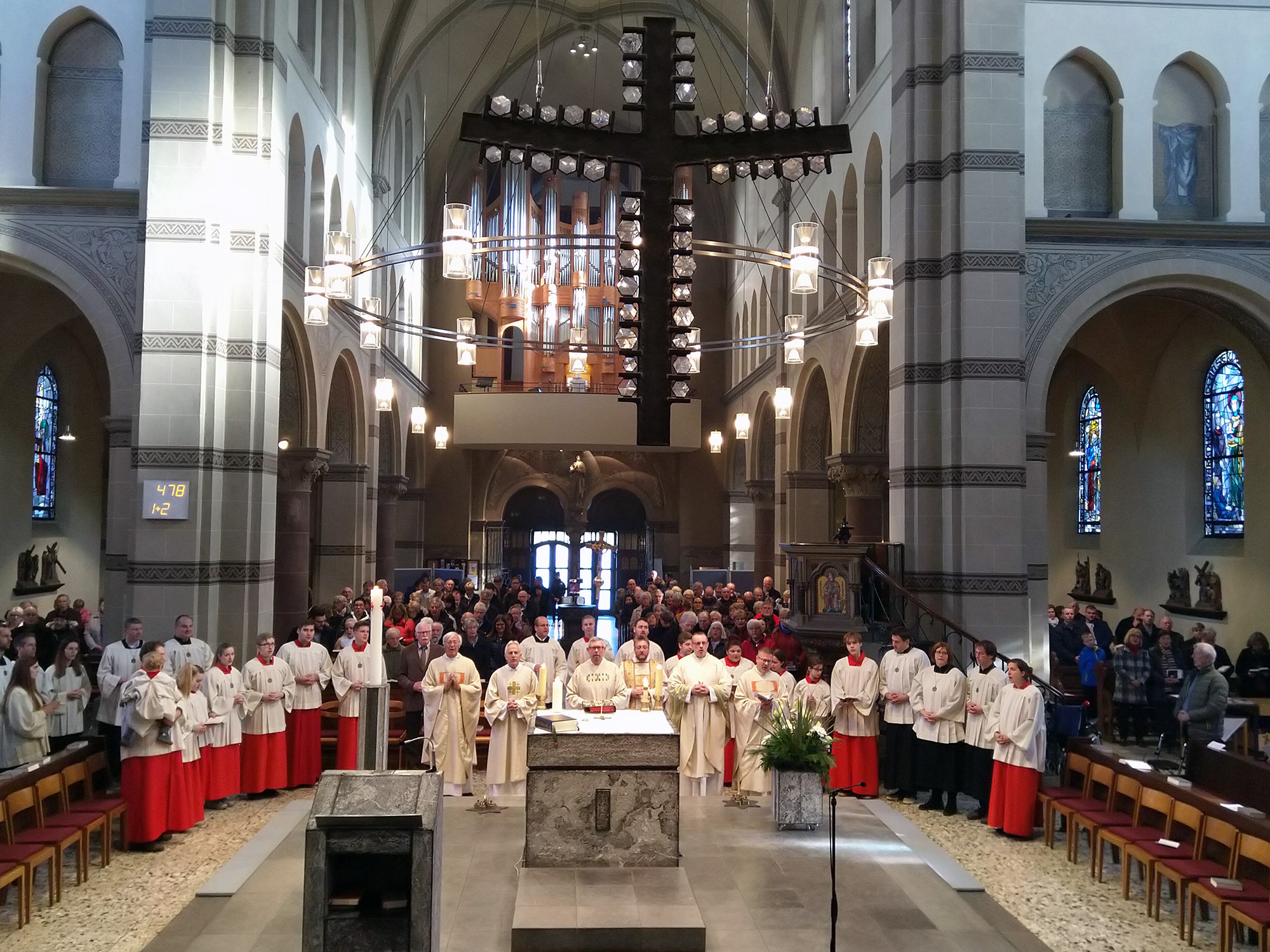 Erstassistenz von Daniel Ohlig als Ständigem Diakon (c) M. Lünendonk